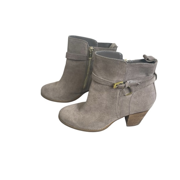 Ralph Lauren Women’s Macie Gray Suede Leather Bootie Boots 8B Buckle Strap Heel - Picture 3 of 10